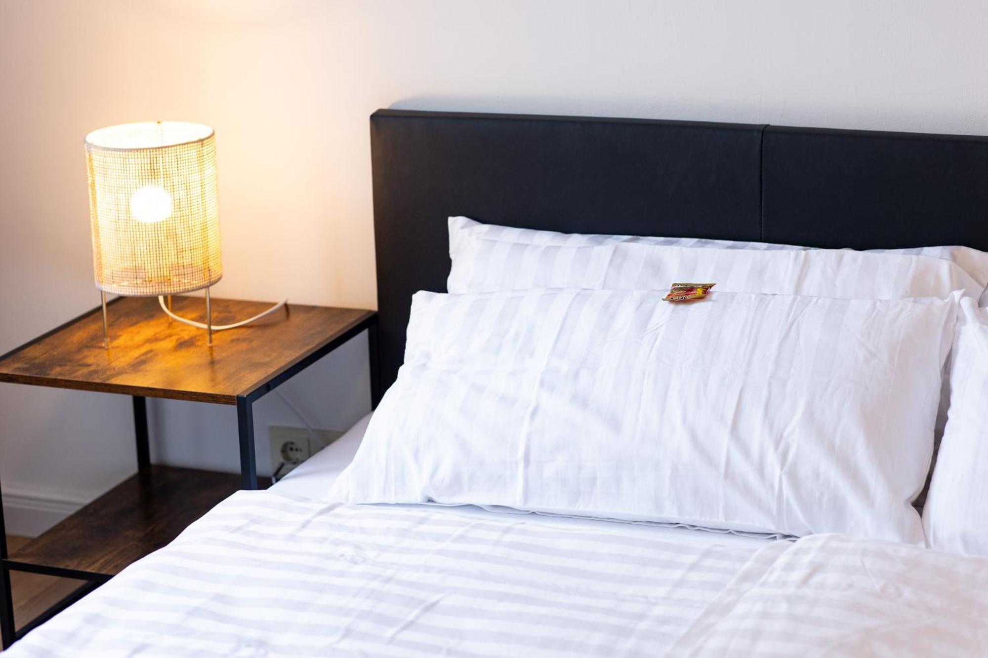 Me Living Bad Pyrmont Innenstadt 10 Meter Balkon ภายนอก รูปภาพ